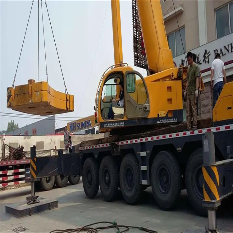 文昌当地吊车出租|机器吊装|75吨|工厂搬迁服务